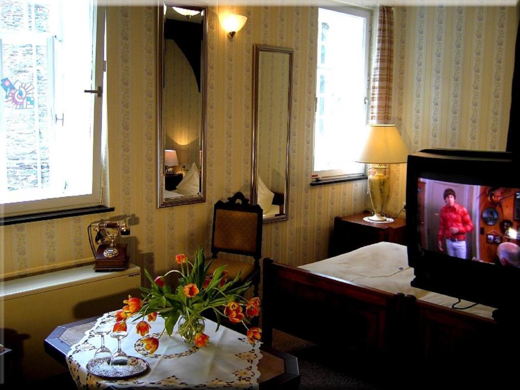 Hotel Graf Rolshausen Monschau Habitación foto
